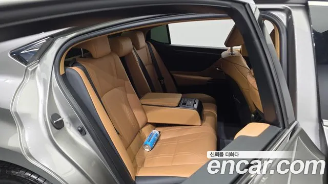 Lexus ES 2022