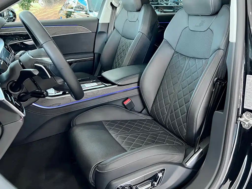 Audi A8 2023