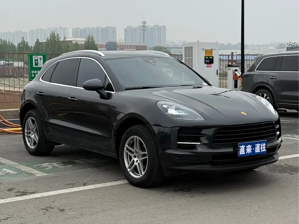 Porsche Macan 2021