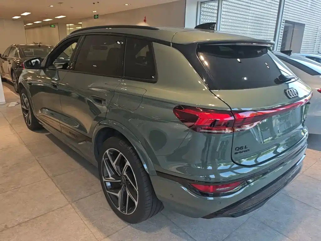 Audi e-tron 2025