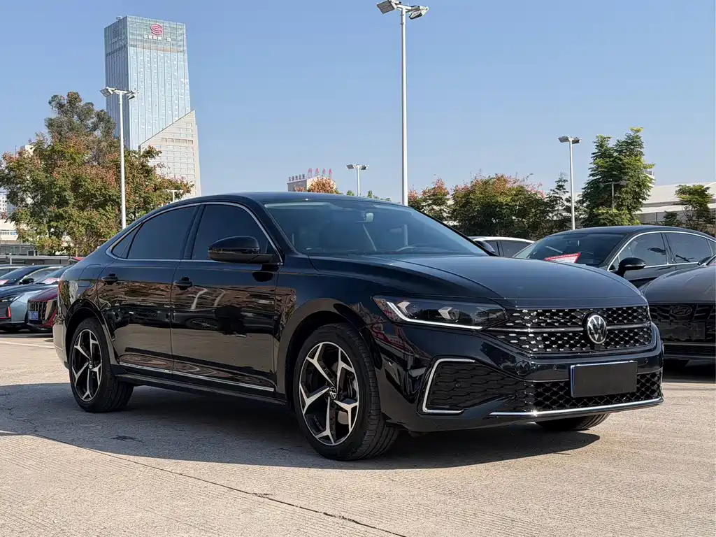 Volkswagen Passat 2023