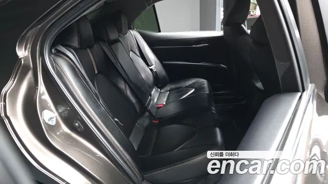 Toyota Camry 2021