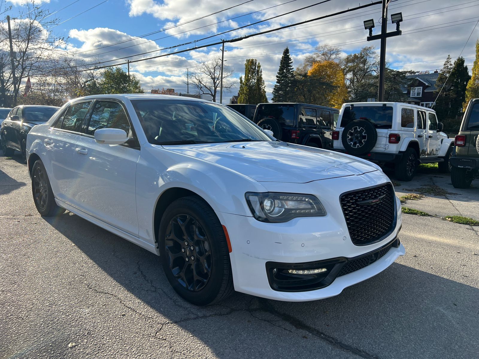 Chrysler 300 2023