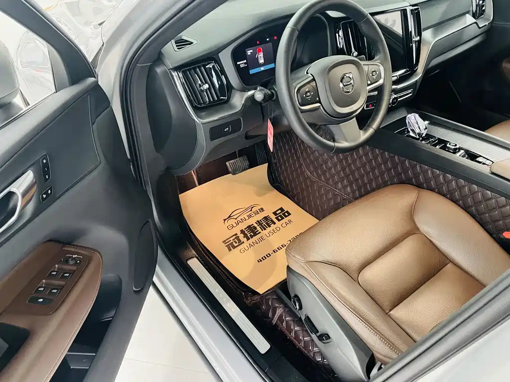 Volvo XC60 2024