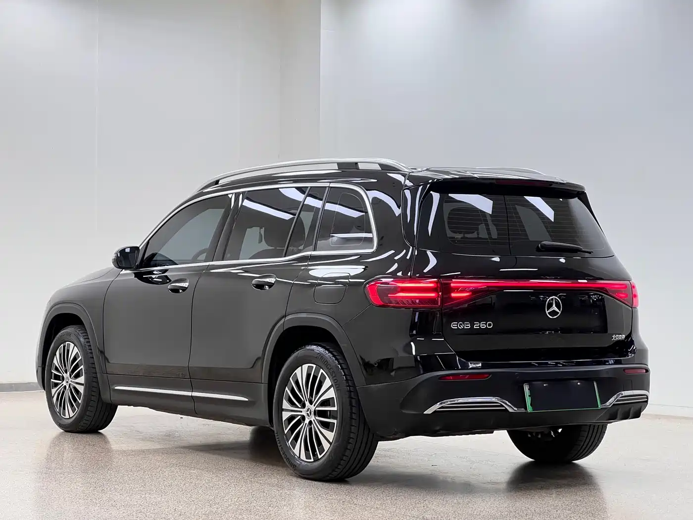 Mercedes-Benz EQB 2024