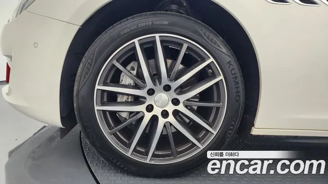 Maserati Ghibli 2020