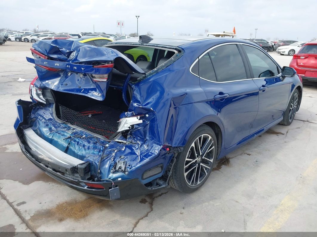 Toyota Camry 2025