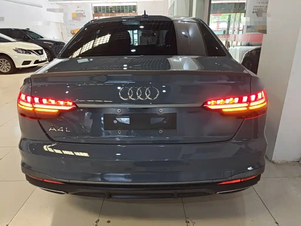 Audi A4 2023