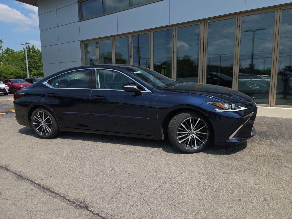 Lexus ES 2024