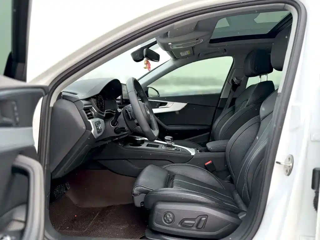 Audi A4 2023