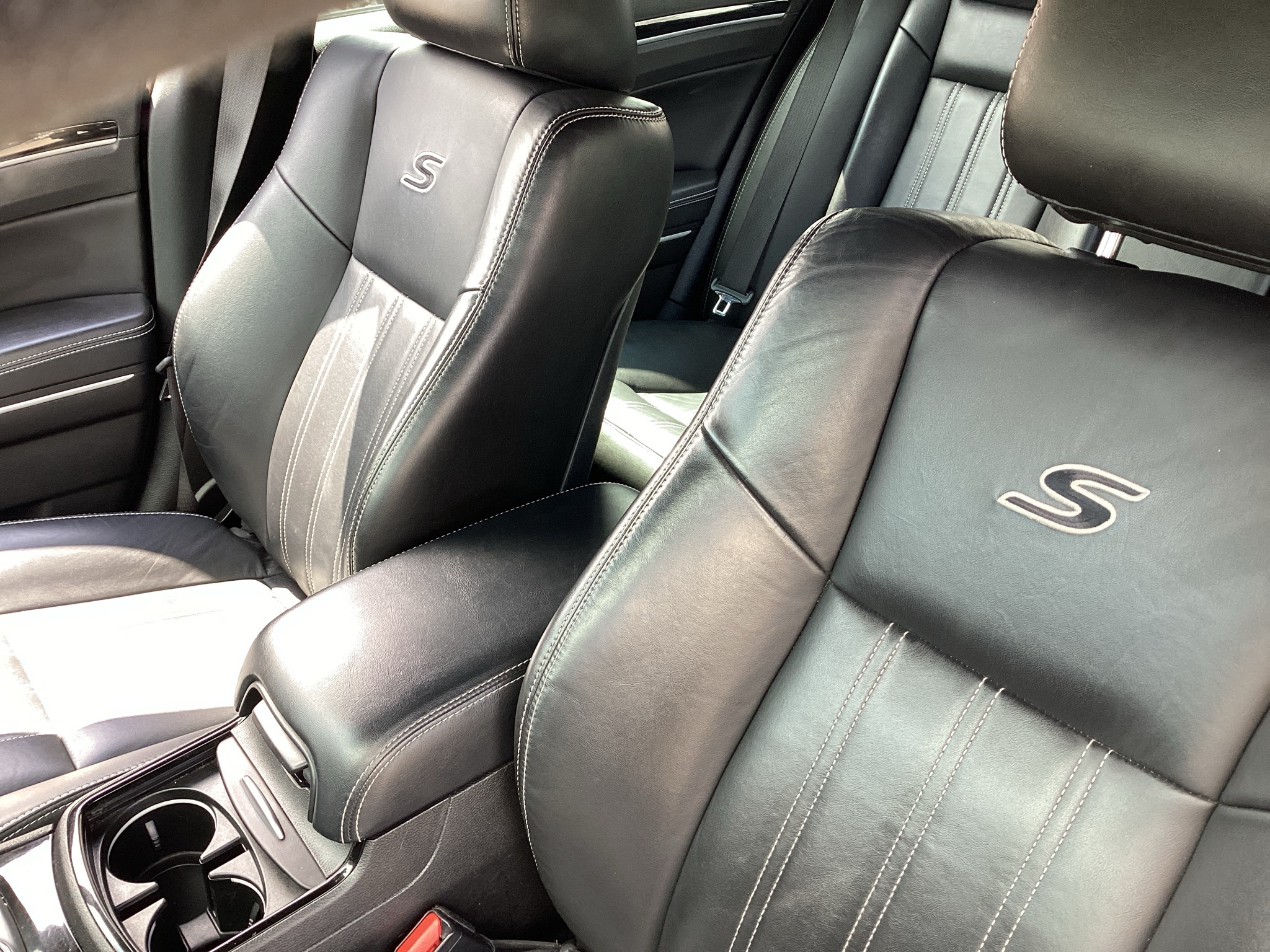 Chrysler 300 2022