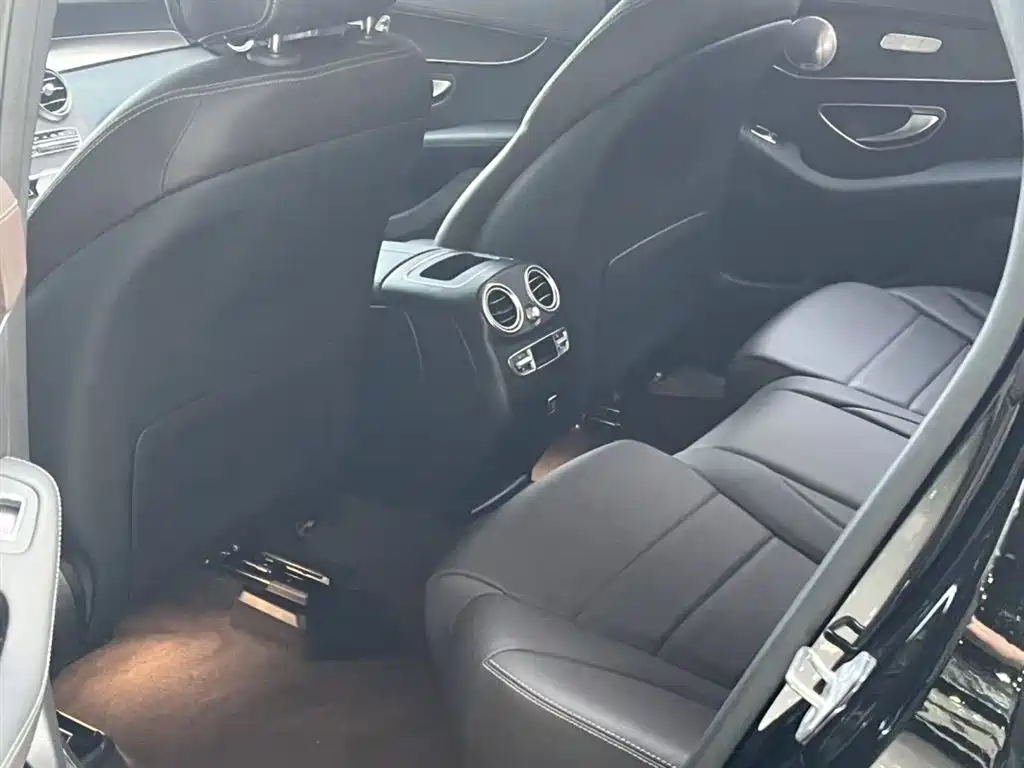 Mercedes-Benz GLC 2023