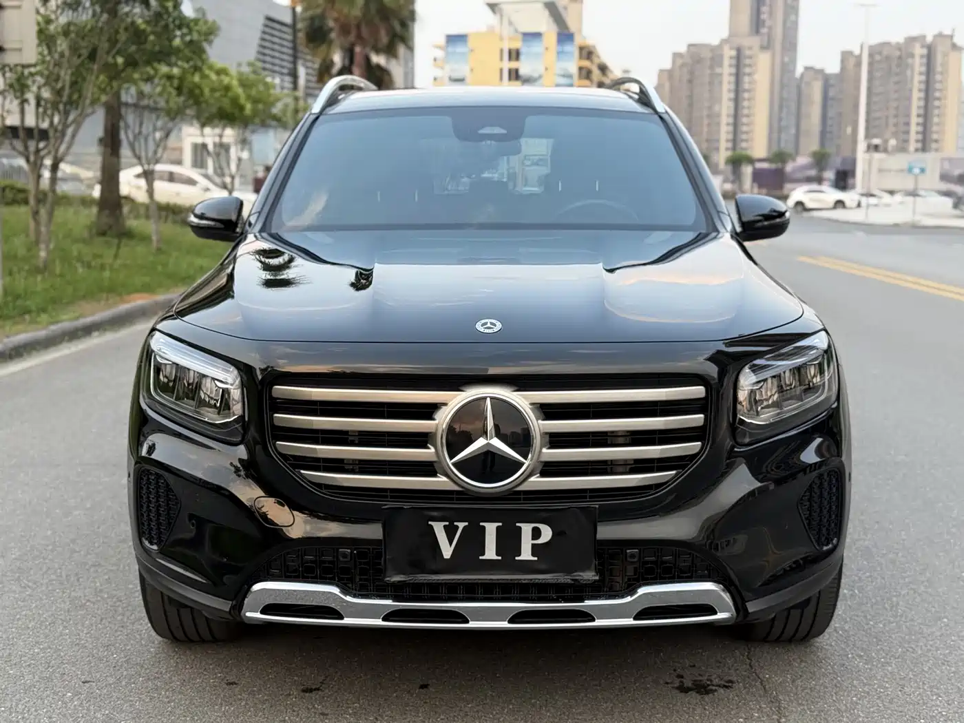Mercedes-Benz GLB 2023