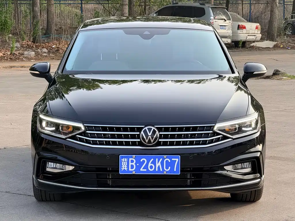 Volkswagen Magotan 2025