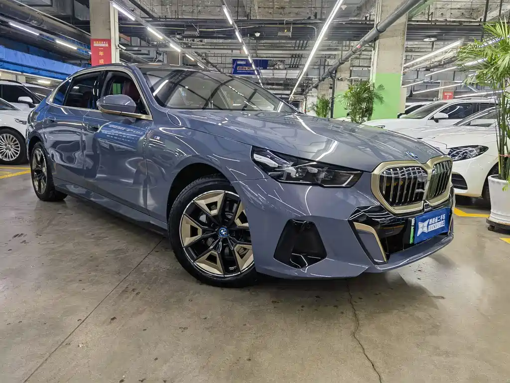 BMW i5 2024