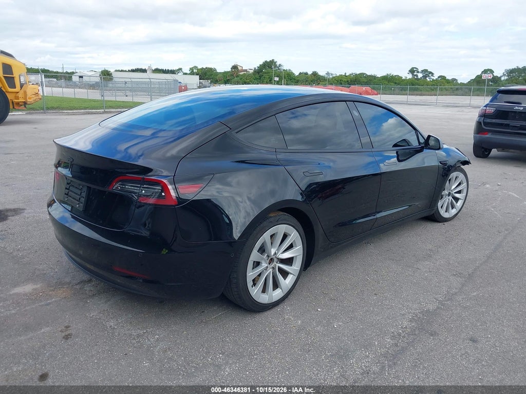Tesla Model 3 2022