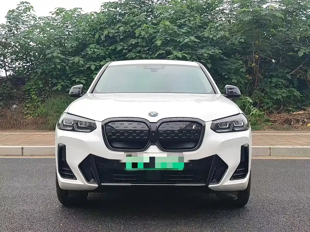 BMW iX3 2023