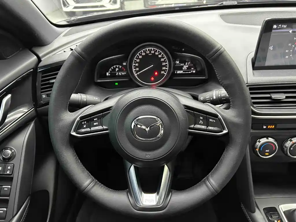 Mazda CX-4 2023