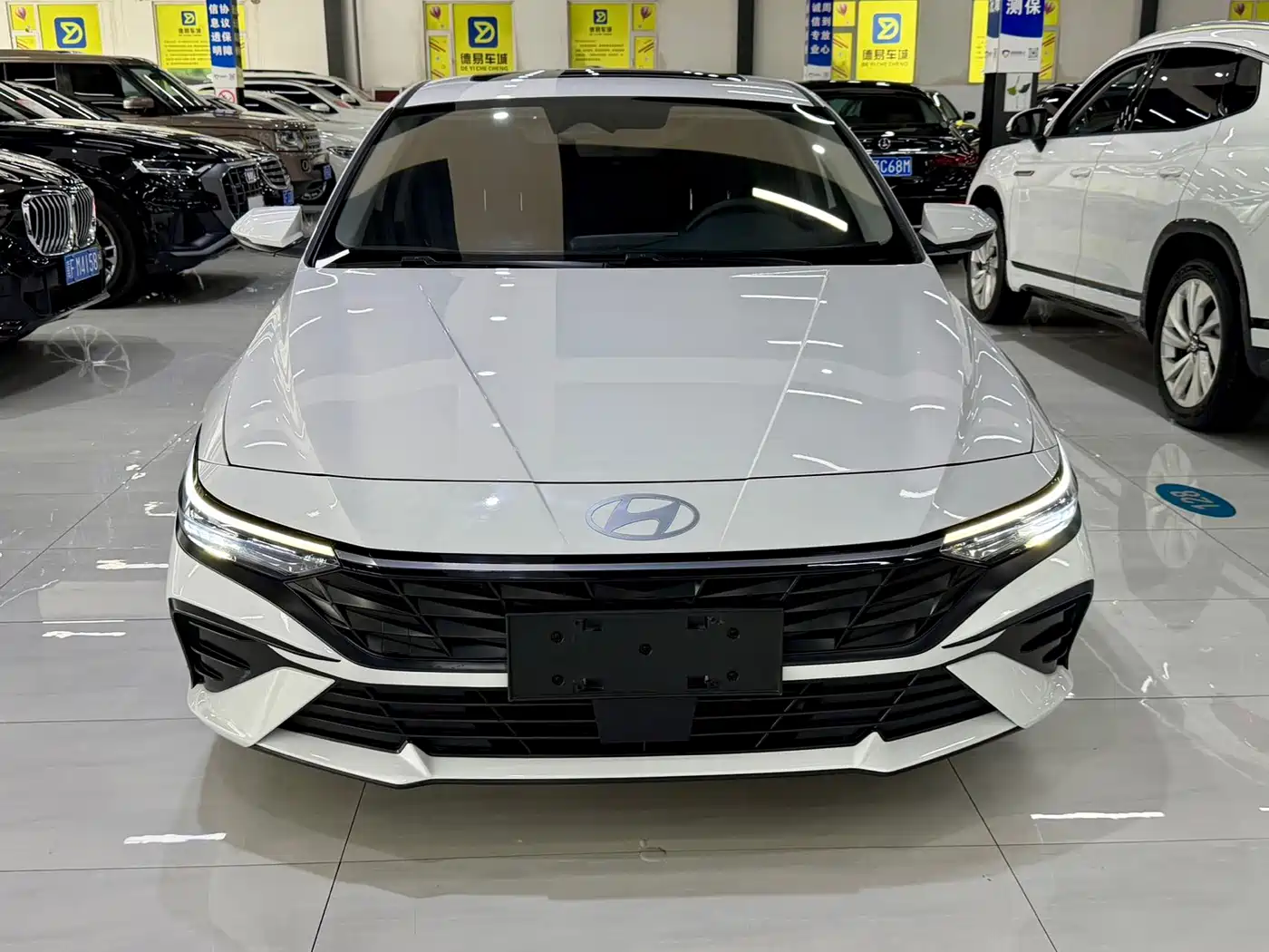Hyundai Elantra 2023