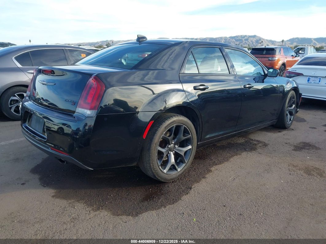 Chrysler 300 2021