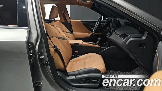 Lexus ES 2022