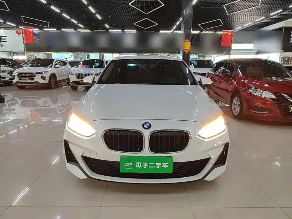 BMW 1 серии 2021