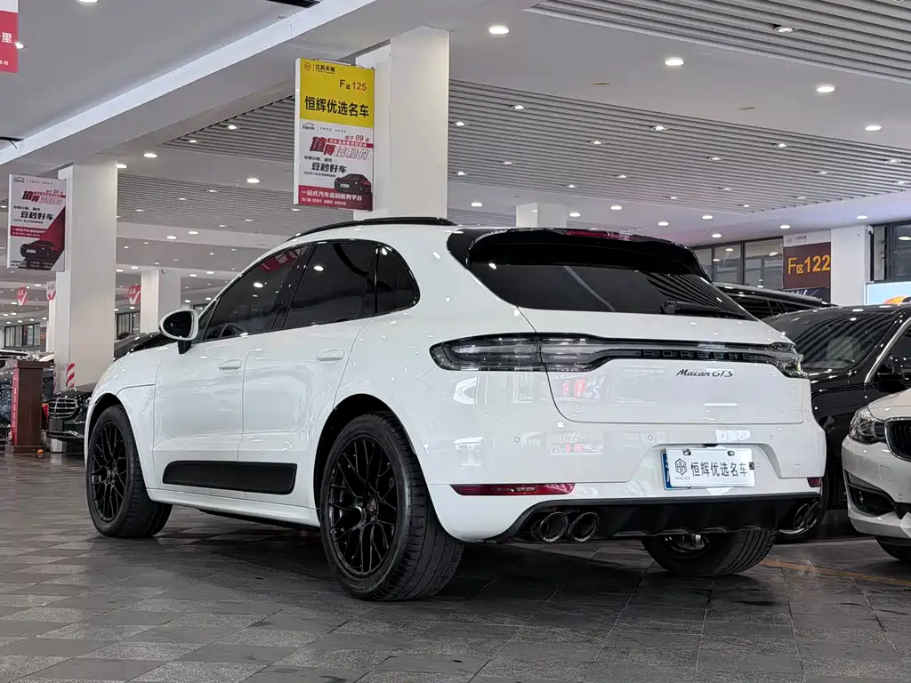 Porsche Macan 2021