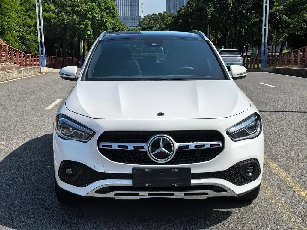 Mercedes-Benz GLA 2023