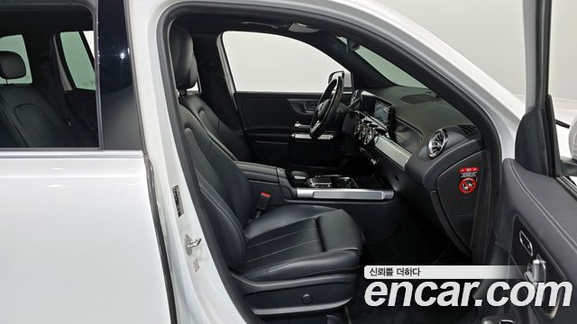 Mercedes-Benz GLB 2021