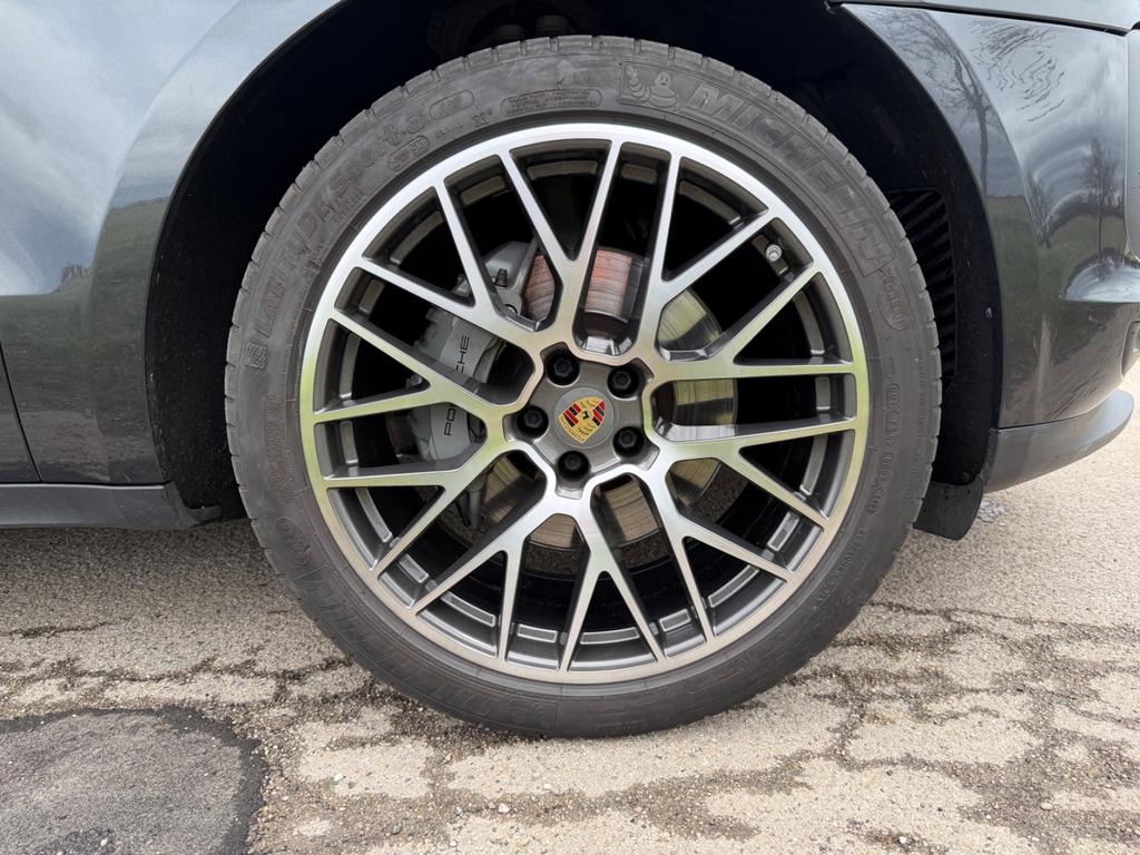 Porsche Macan 2021