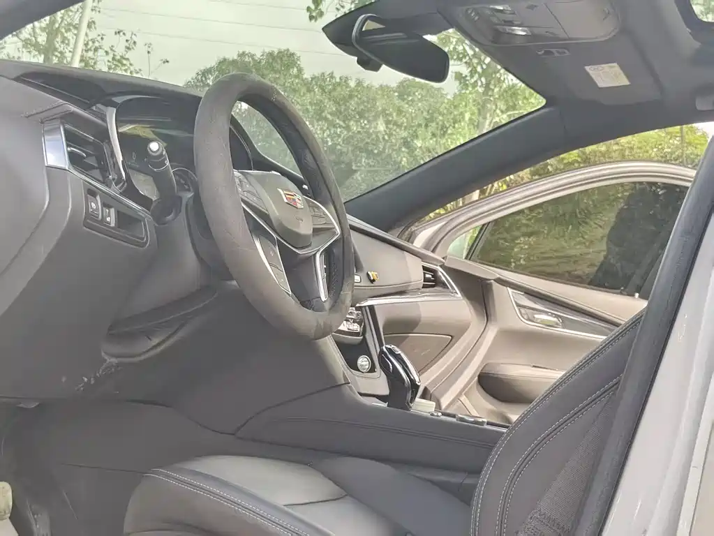 Cadillac XT5 2023