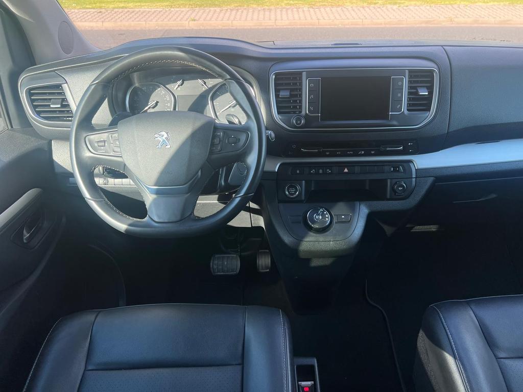 Peugeot Traveller 2021