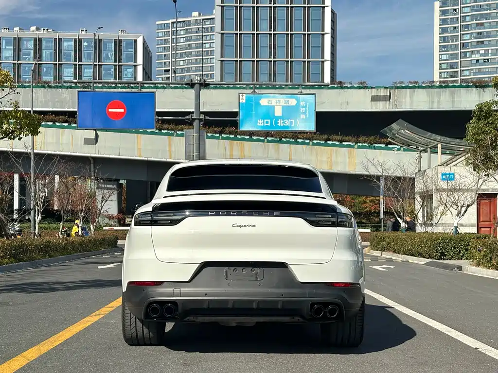Porsche Cayenne 2023