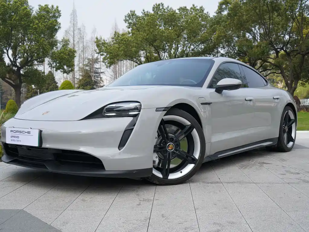 Porsche Taycan 2021