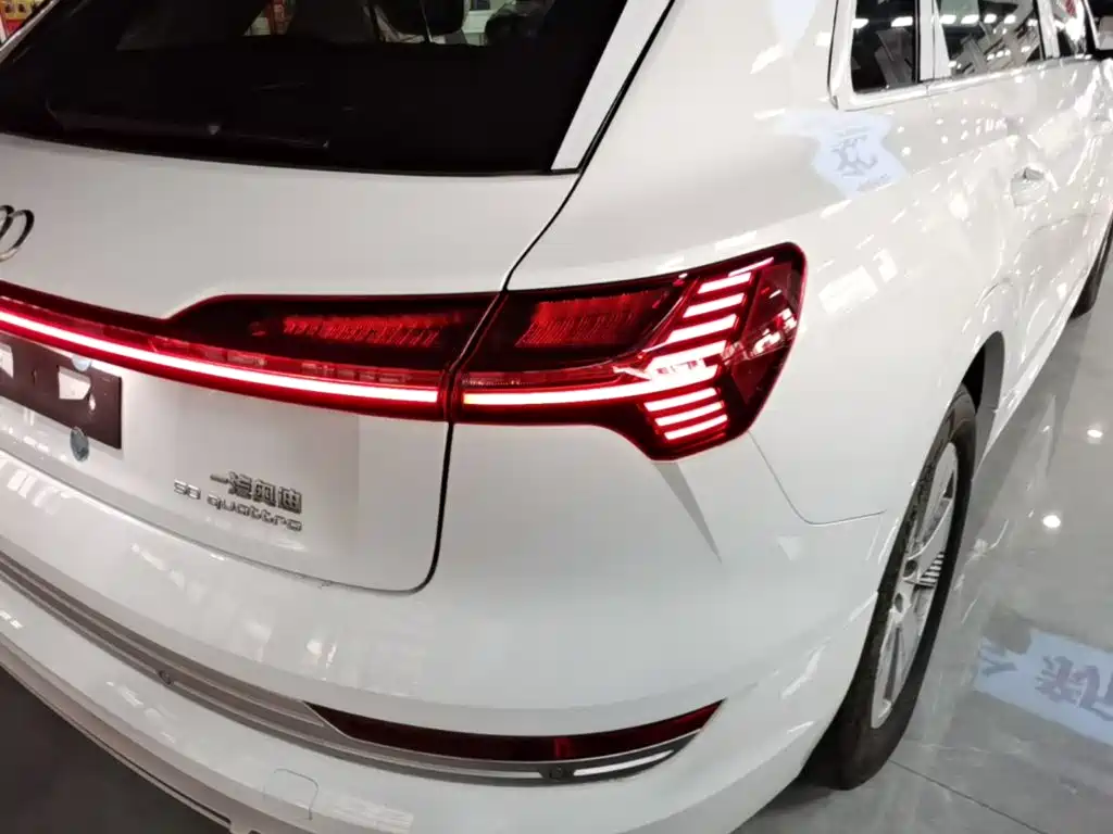 Audi e-tron 2026