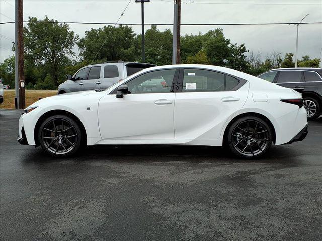 Lexus IS 2026