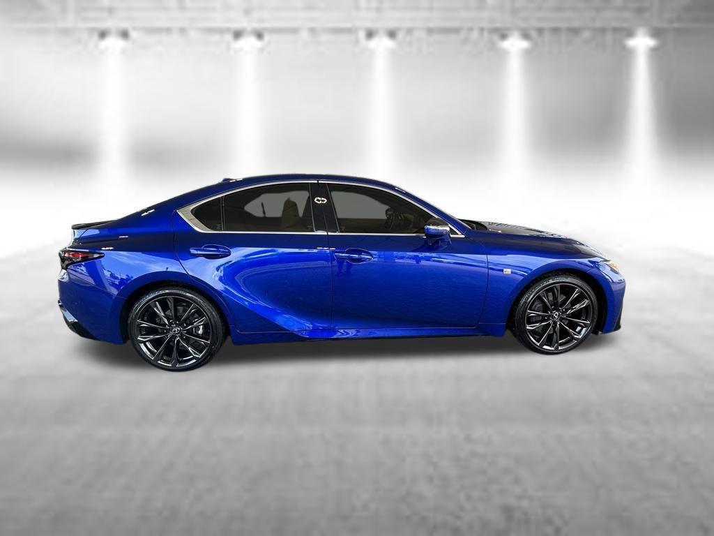 Lexus IS 2025