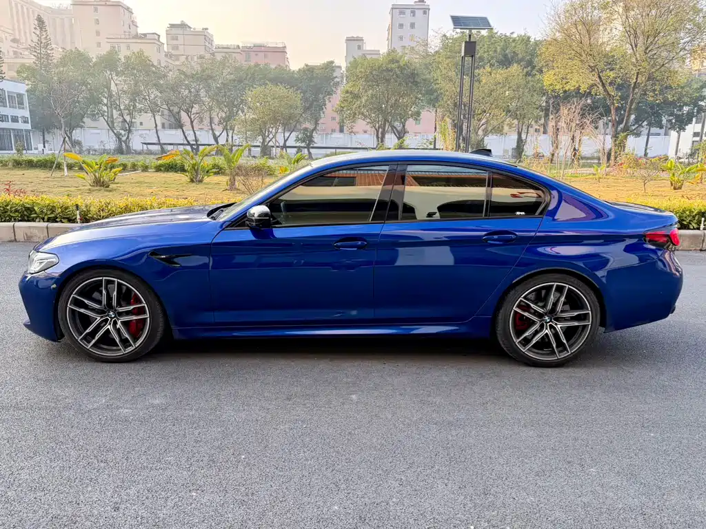 BMW M5 2021