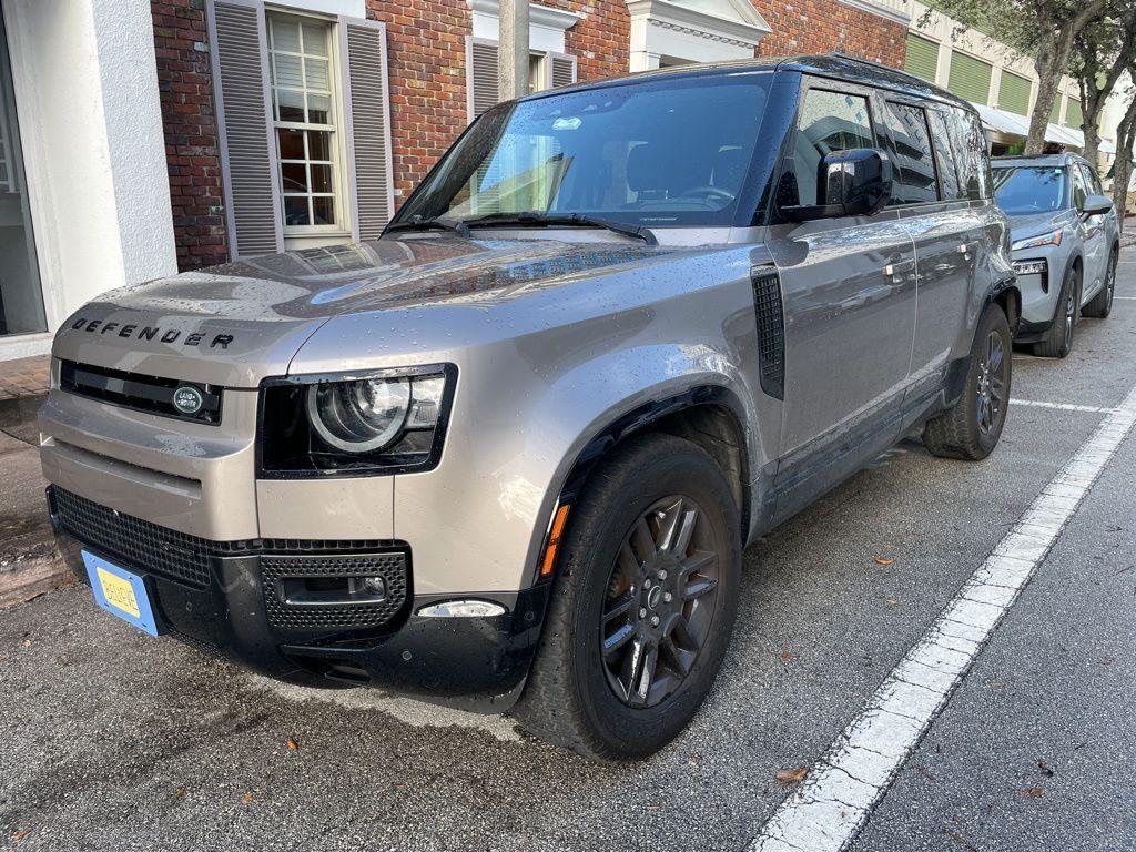 Land Rover Defender 2023
