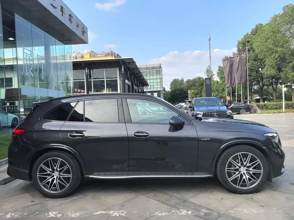 Mercedes-Benz GLC AMG 2025