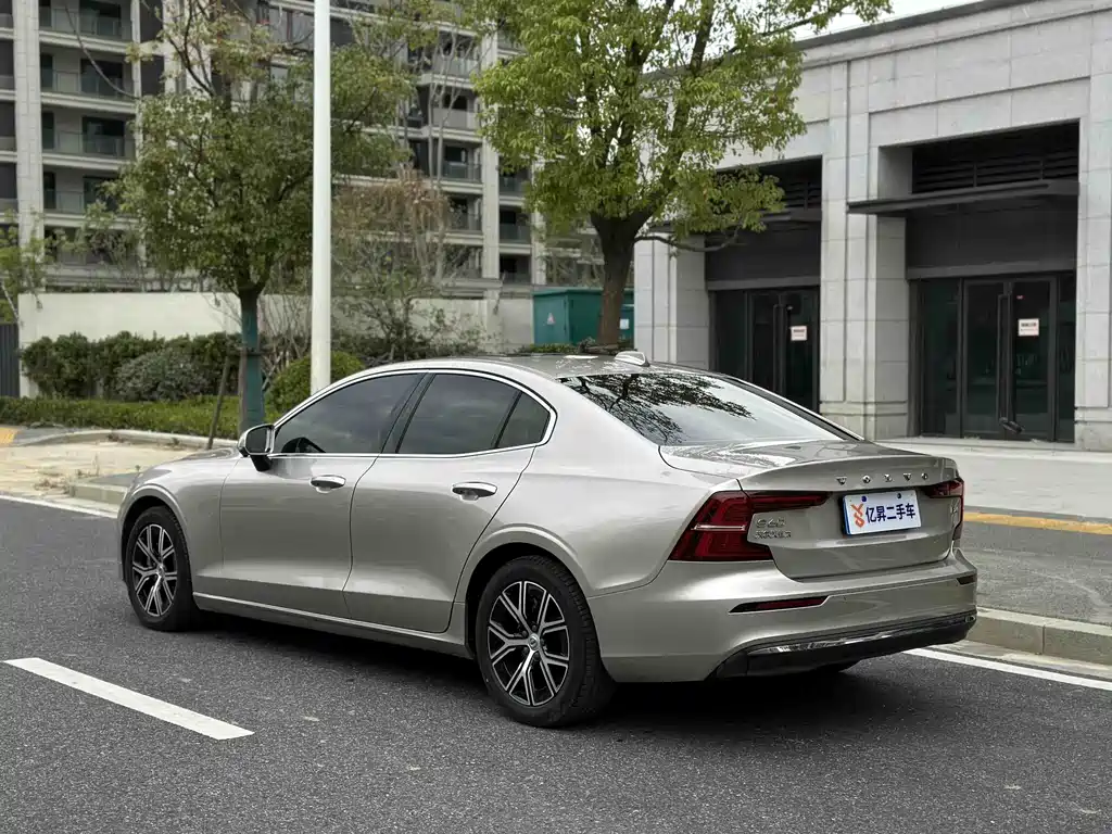 Volvo S60 2023