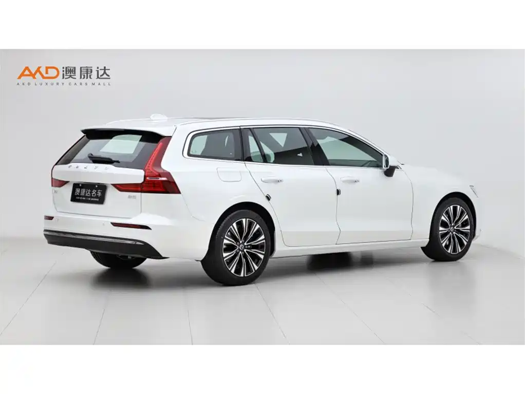 Volvo V60 2024
