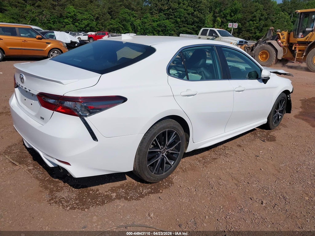 Toyota Camry 2021