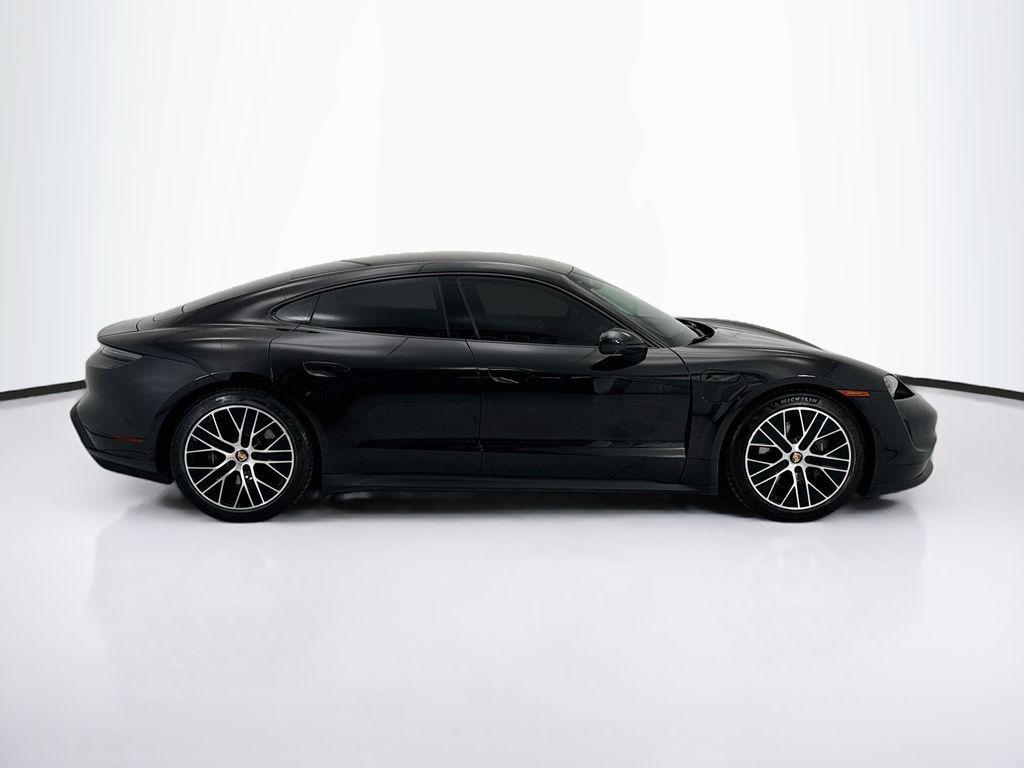 Porsche Taycan 2022