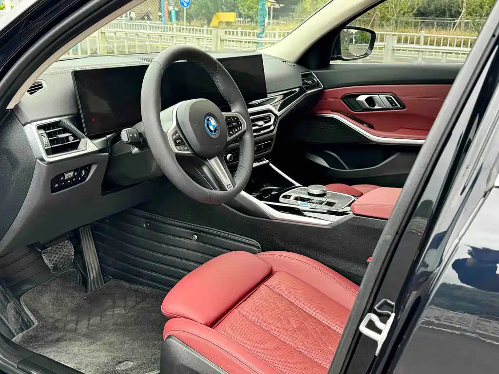 BMW i3 2024