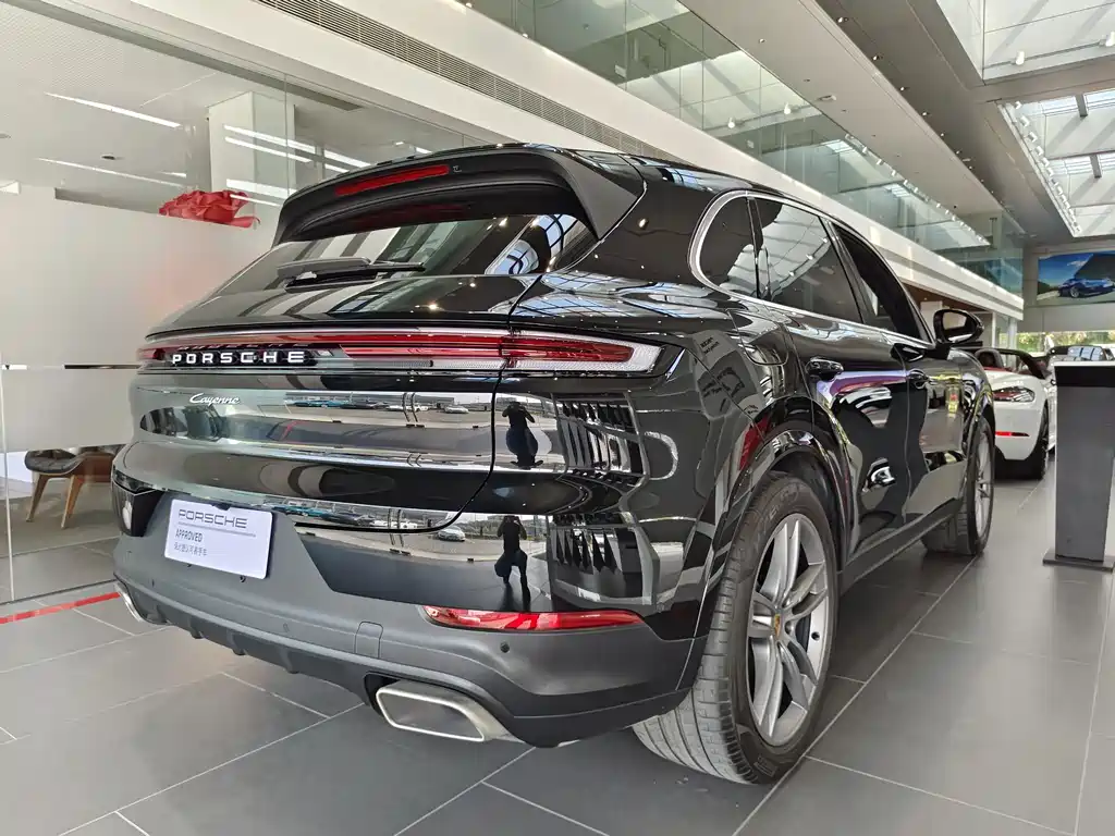 Porsche Cayenne 2025