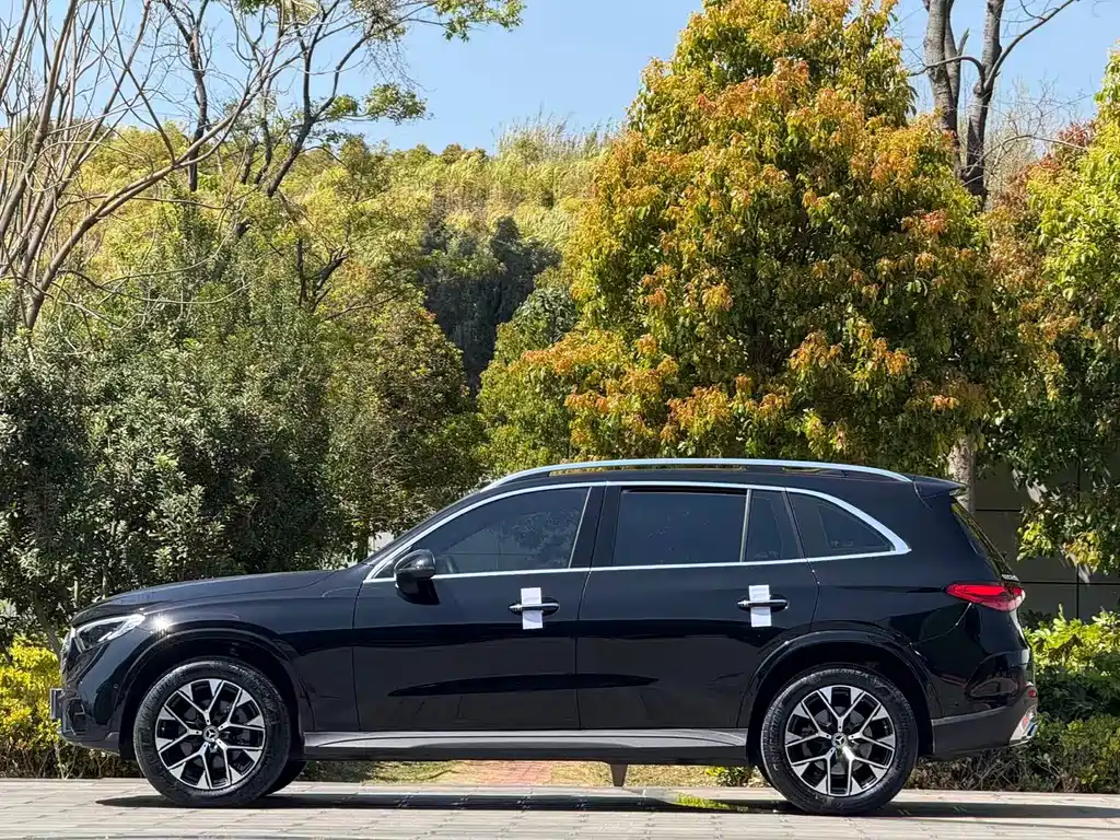 Mercedes-Benz GLC 2023
