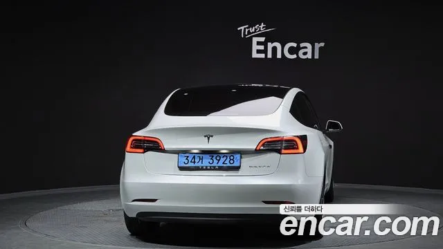 Tesla Model 3 2022