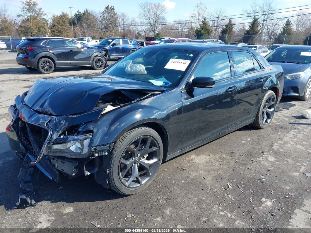 Chrysler 300 2023