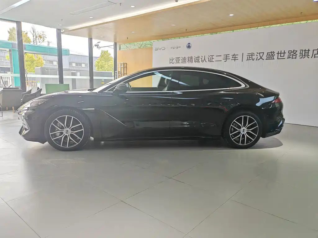 Denza Z9 2024